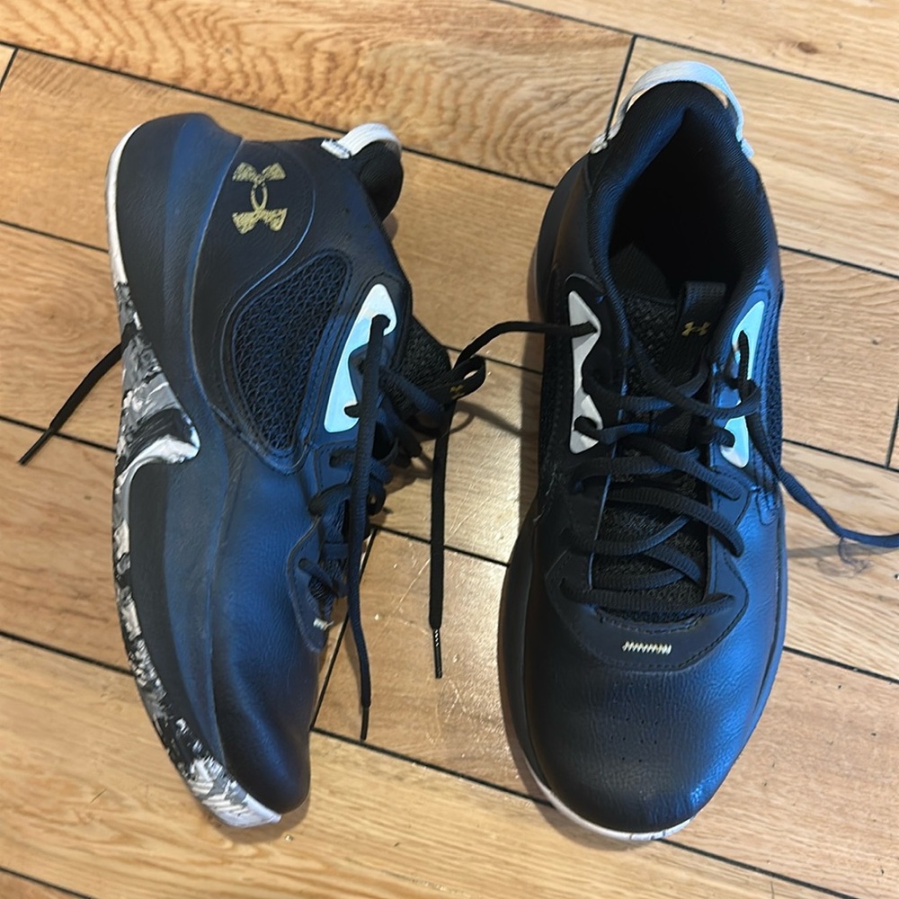 Under Armor Tennis Shoes